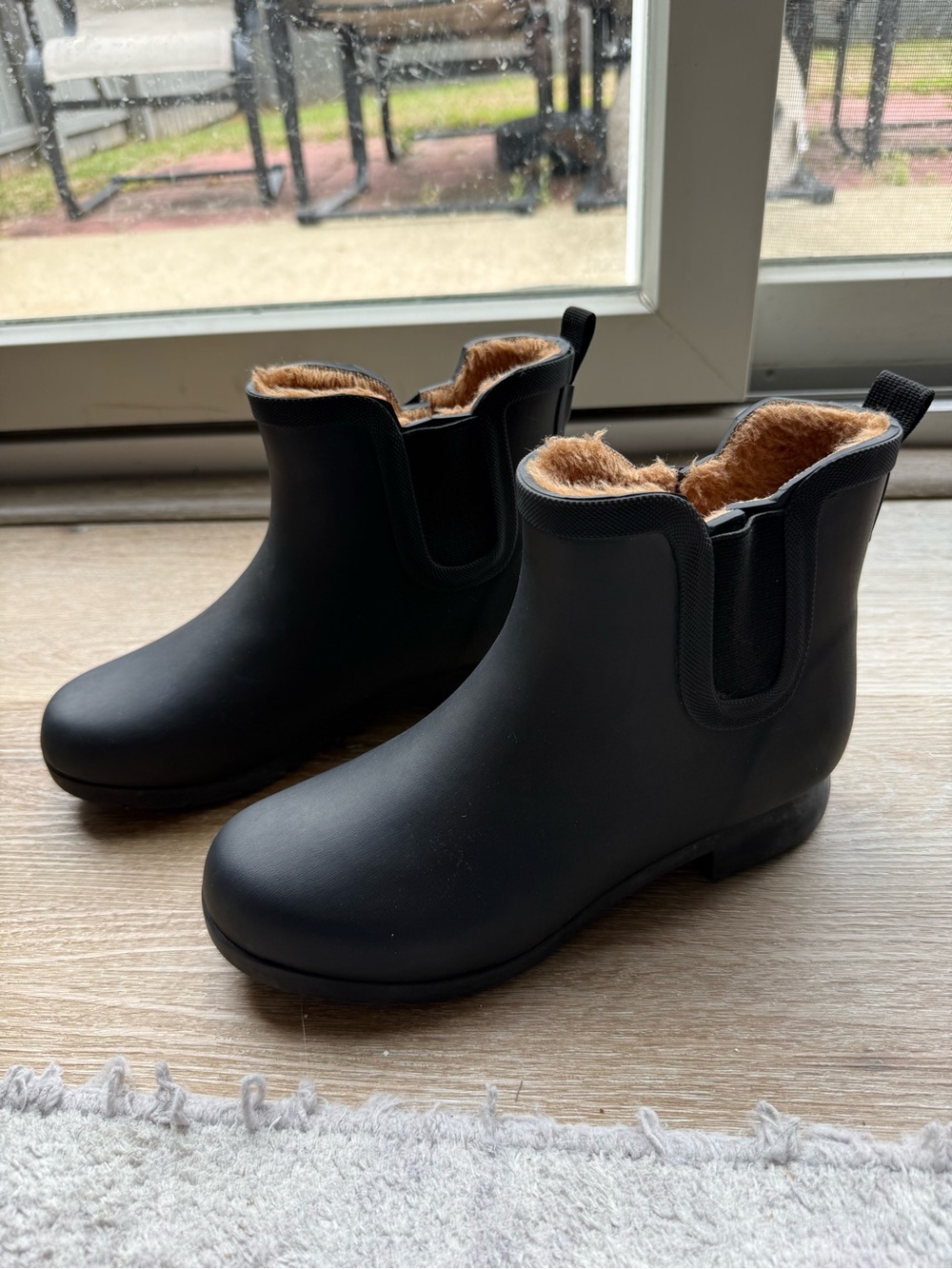 Chooka Delridge Chelsea Size 8 Black Fur Lined Rubber Rain Boots Waterproof ECU